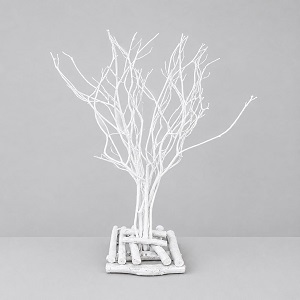 WHITE WOODEN TREE CENTREPIECE