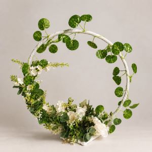 white flower circle