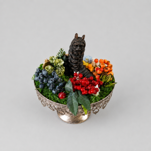Worm alice centrepiece